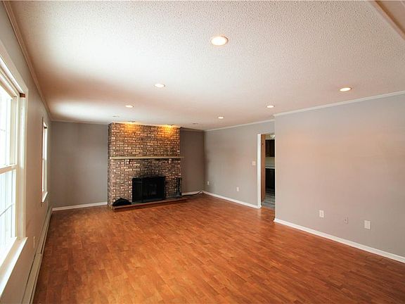 2nd image of 749 Kaspar St