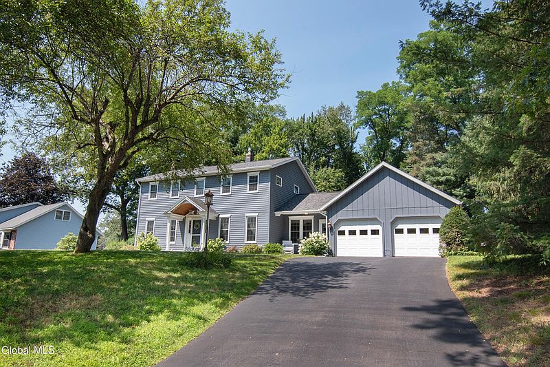 3rd image of 7 Northwood Drive
