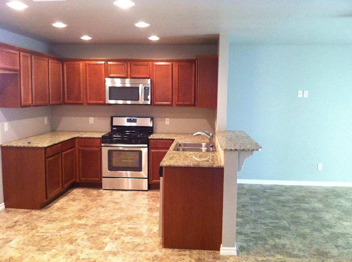 3 bed, 1250 sqft, $1,500 — Photo 1