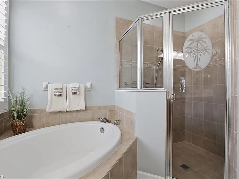 13818 Farnese Dr — Photo 21
