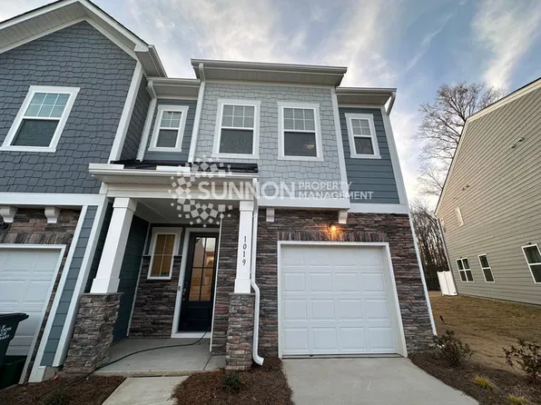 1019 Grays Mill Rd, Charlotte, NC 28215