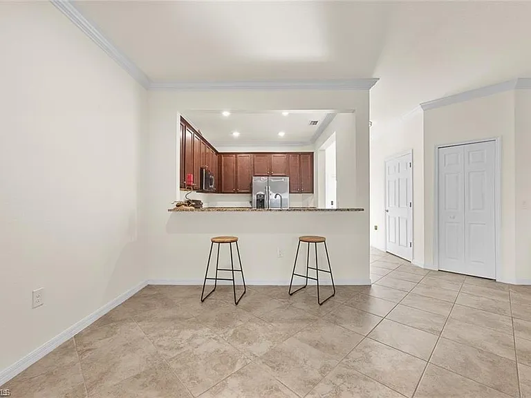 2707 Blossom Way — Photo 6