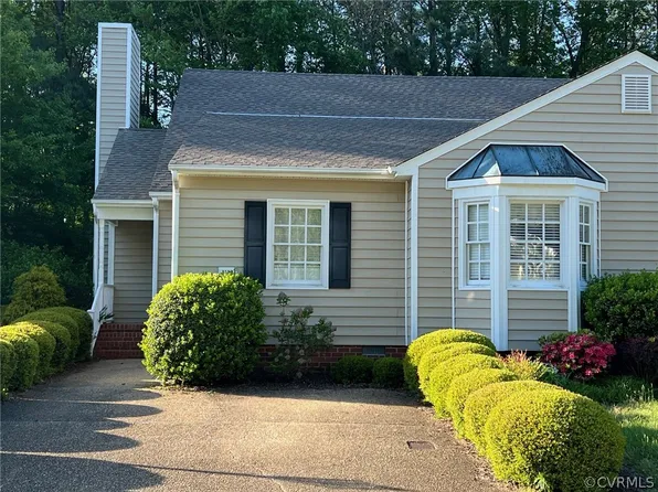 1112 Fort Hayes Dr, South Prince George, VA 23805