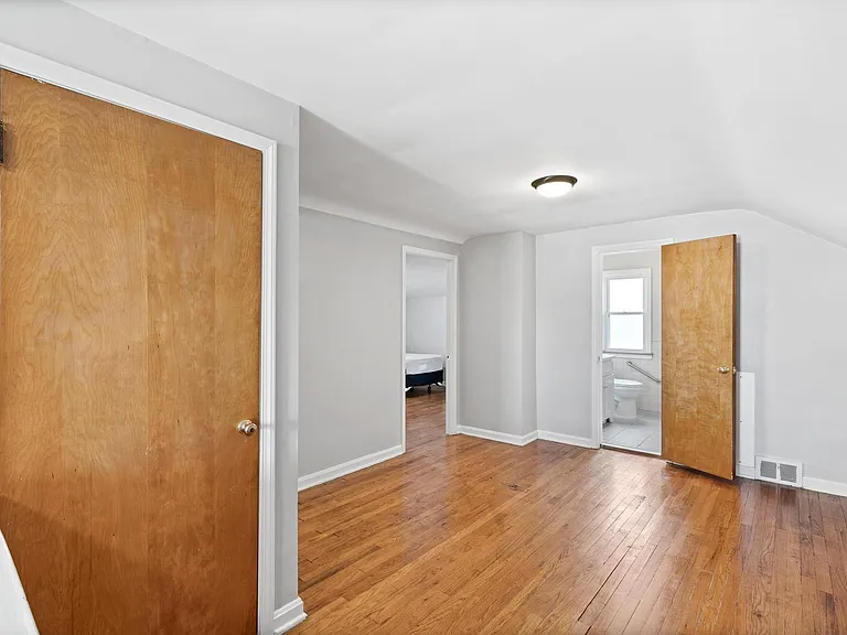 4369 Silsby Rd — Photo 13
