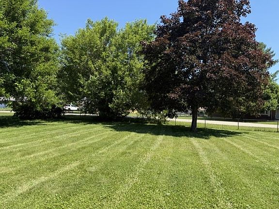 3rd image of 226 Hardacre Dr