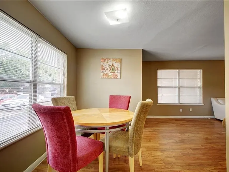 507 Bellevue Pl #B — Photo 11