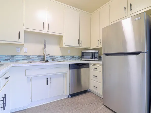 12015 Kling St APT 202, Valley Village, CA 91607