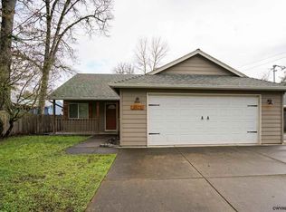 2621 Acorn St, Lebanon, OR 97355