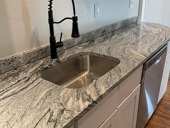 3rd image of 54 Whitney Pl #4
