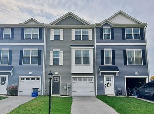 206 Overlook Dr, Hanover, PA 17331