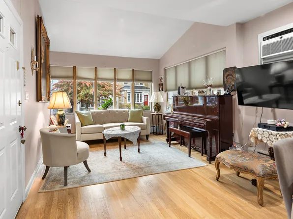 558 84th Street image 5 of 24