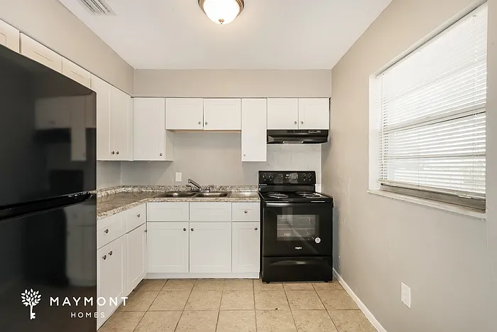 58 Marshall Ln — Photo 8