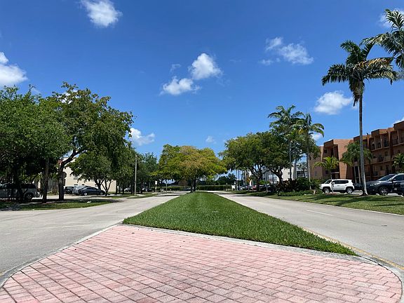 4th image of 3071 E Sunrise Lakes Dr #D