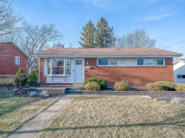 241 Woodridge Dr, Carnegie, PA 15106