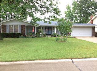 7569 Georgetown Dr, Hazelwood, MO 63042
