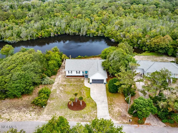 304 Pine Knoll Circle, Pine Knoll Shores, NC 28512