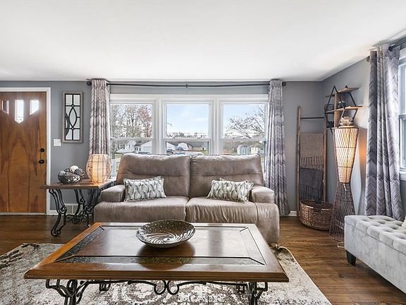 4th image of 5256 Alva Ave NW