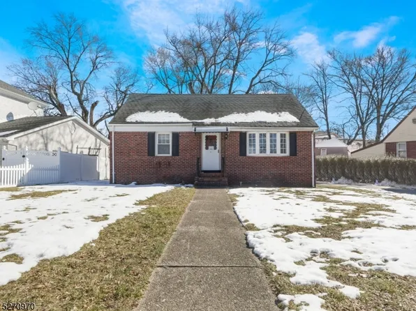 104 Fairfield Dr, Paramus Boro, NJ 07652