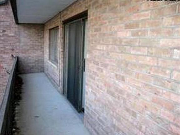 3rd image of 6840 Carriage Hill Dr APT 46
