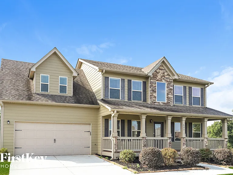 537 Cambridge Farms Dr — Photo 1