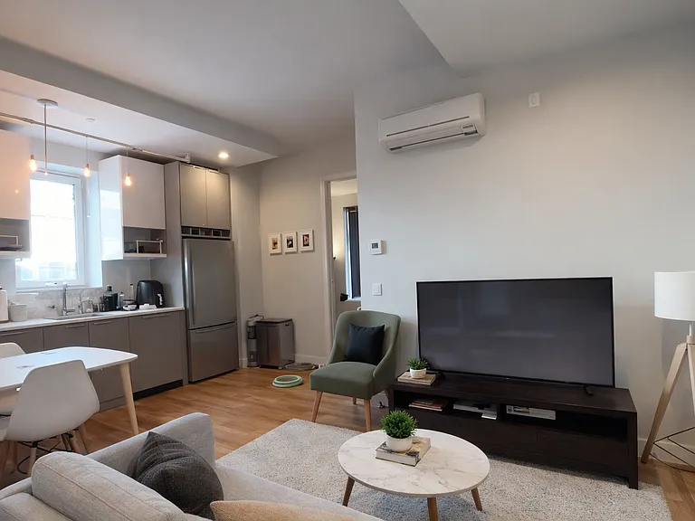 1038 Greene Ave #501A — Photo 2
