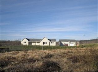 8864 N Ferry Rd, Bloomfield, IN 47424