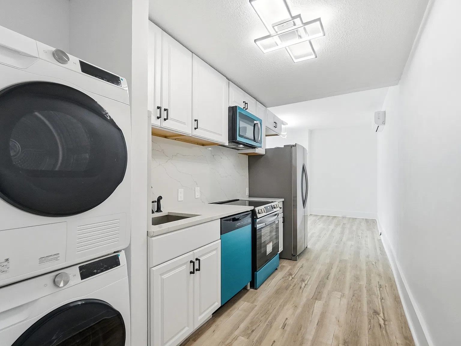 3 bed, $2,150 — Photo 4