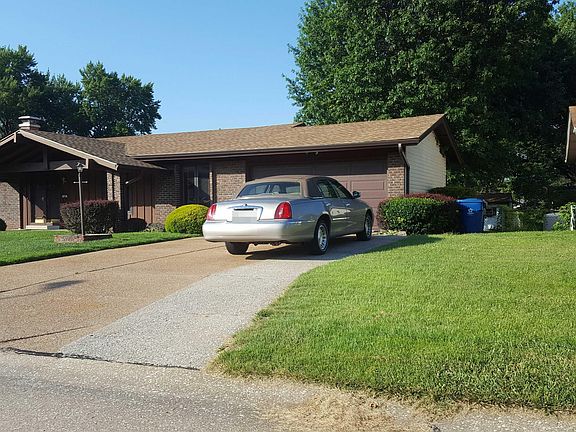 3rd image of 820 Lamplight Ln