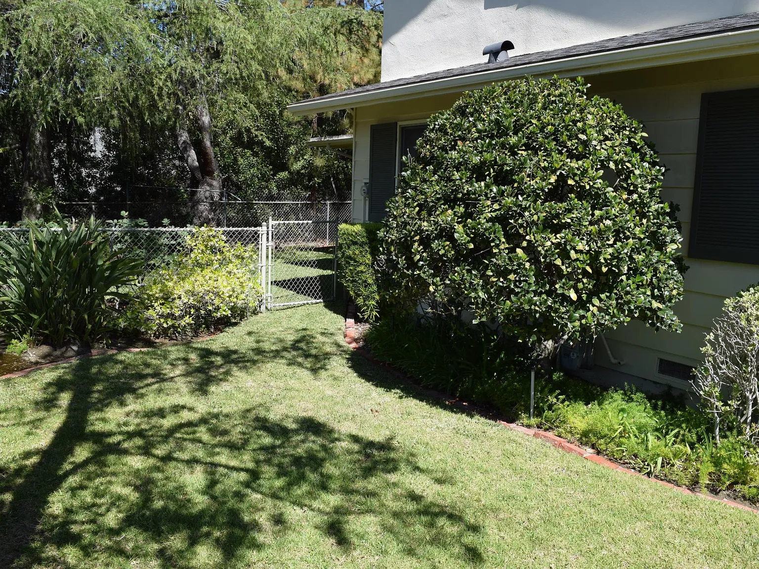4 bed, 2170 sqft, $6,125 — Photo 3