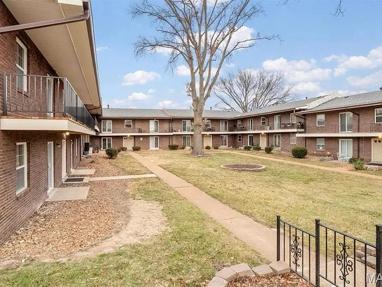 6905 Colonial Woods Dr #2 — Photo 2