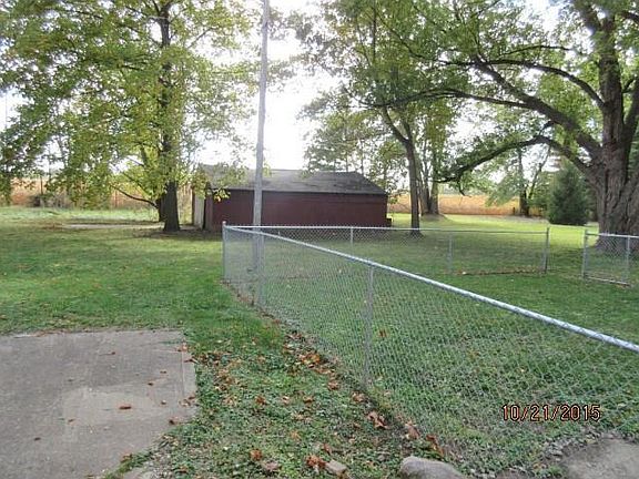3rd image of 1843 W Us Highway 136