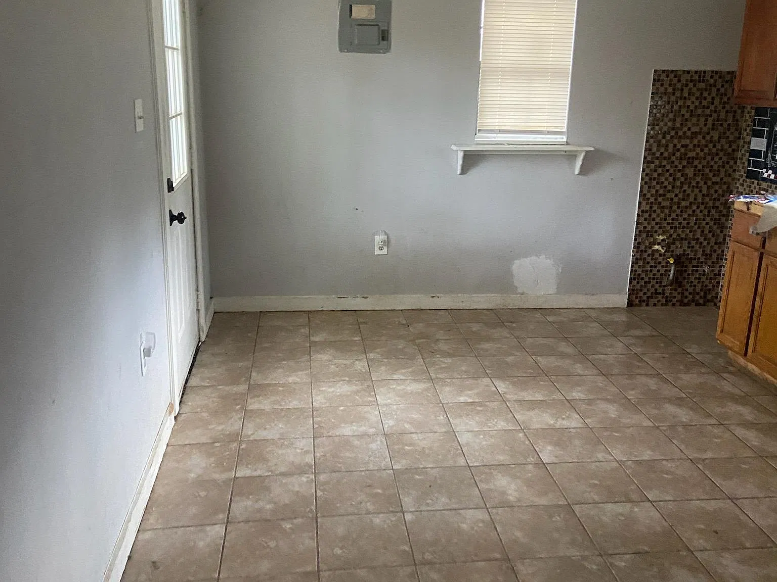 1311 Hillcrest Dr — Photo 3