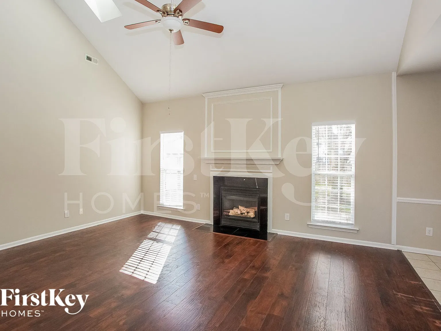 4 bed, 2.5 bath, 2305 sqft, $2,660 — Photo 4
