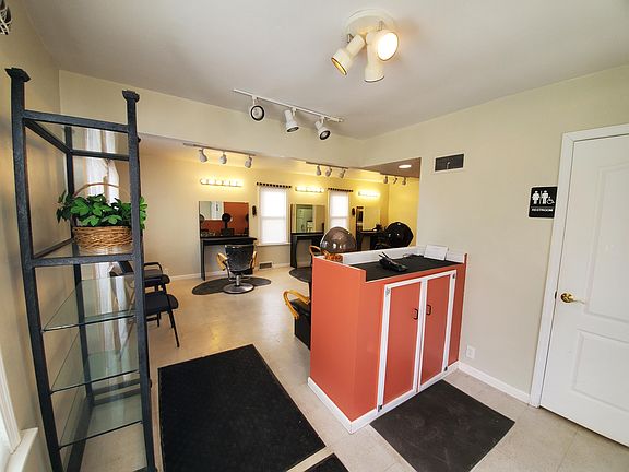 2nd image of 1413 E Napier Ave