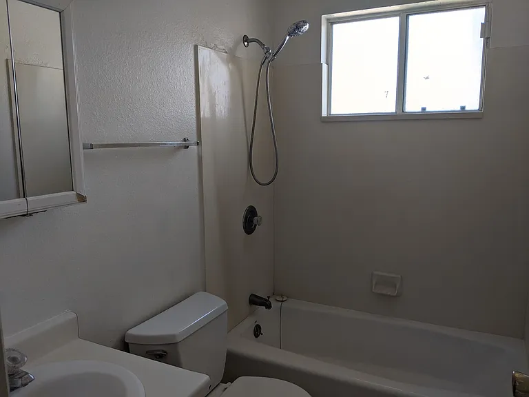247 N 200 E — Photo 8