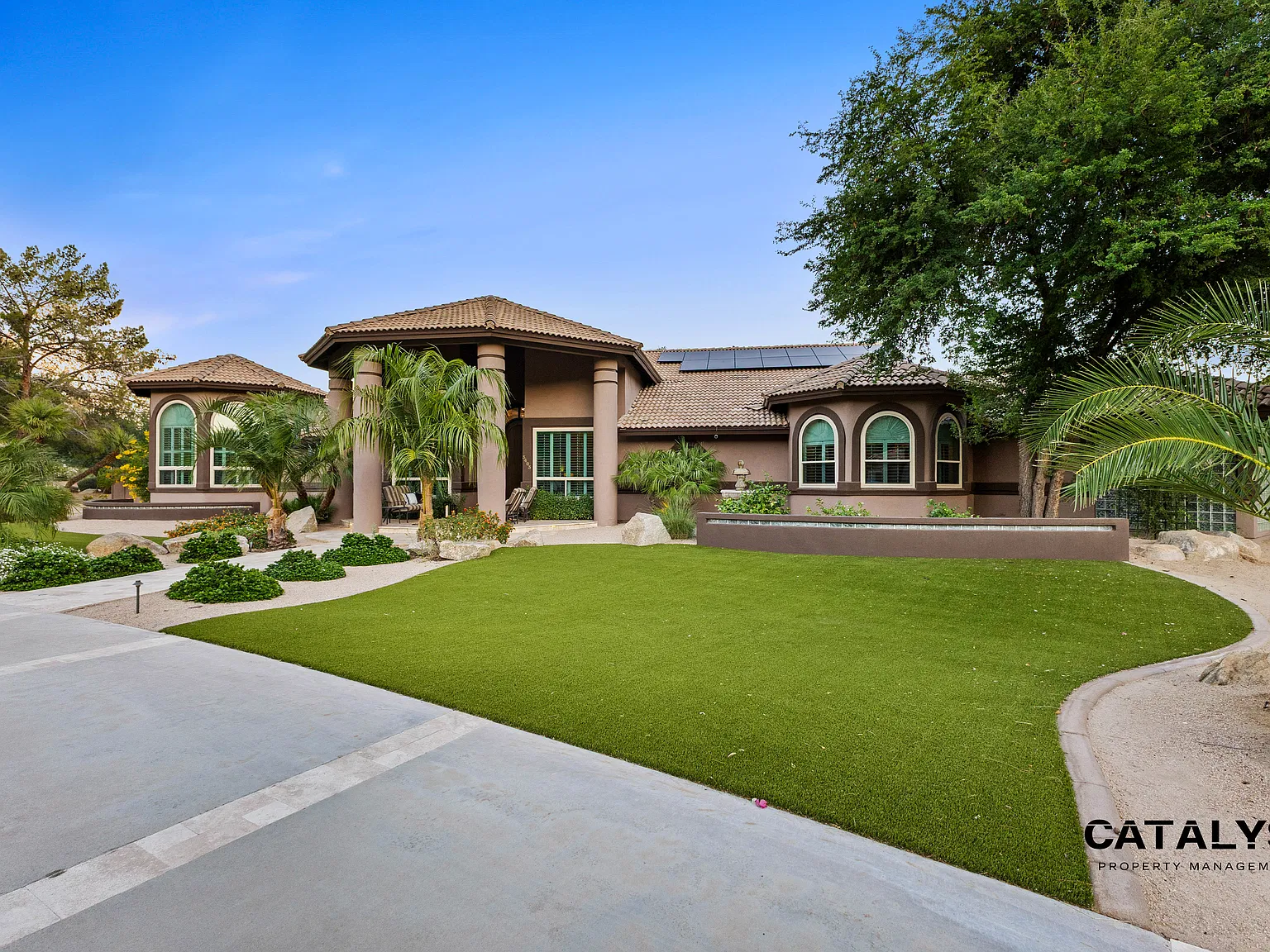 6 bed, 5.5 bath, 5623 sqft, $8,000 — Photo 4