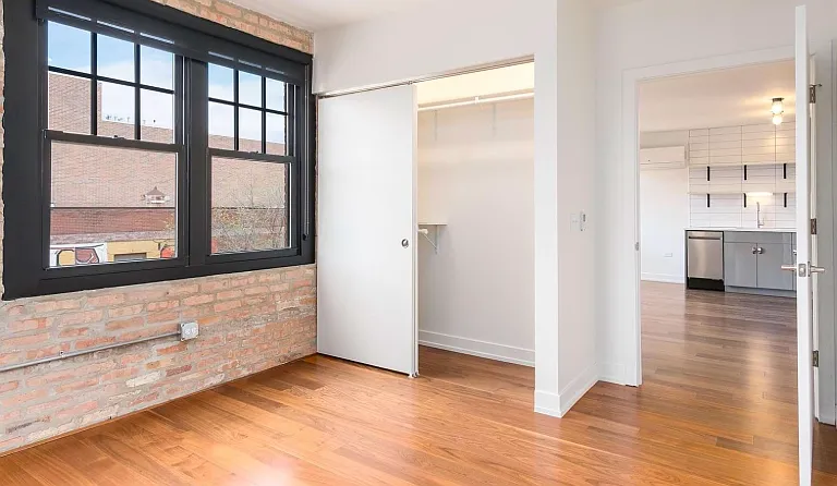 1526 W Monroe St #117 — Photo 3
