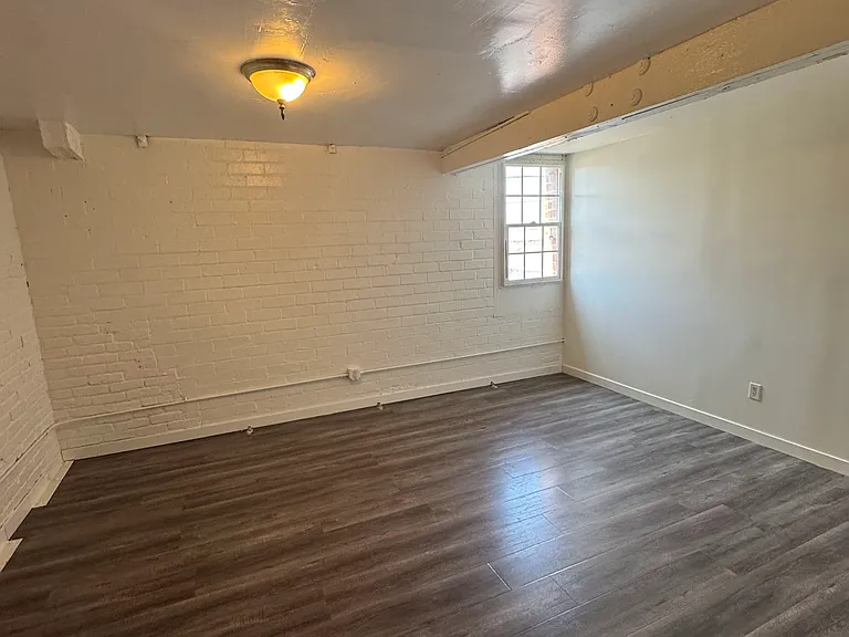 1516 E 1st St #1 — Photo 15