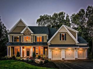 52 Oak Hill Rd, Southborough, MA 01772