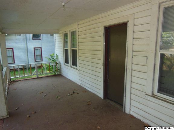 4th image of 813 Magnolia Dr NW