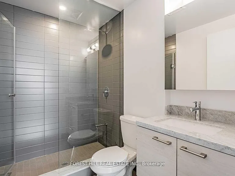 2221 Yonge St #5702 — Photo 15
