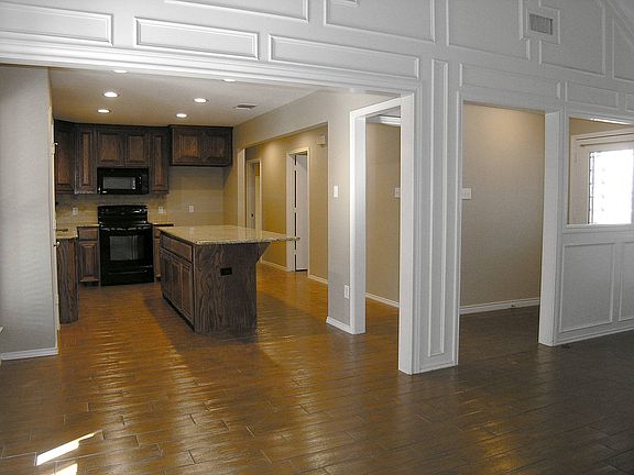 3rd image of 2514 Satinwood Ct