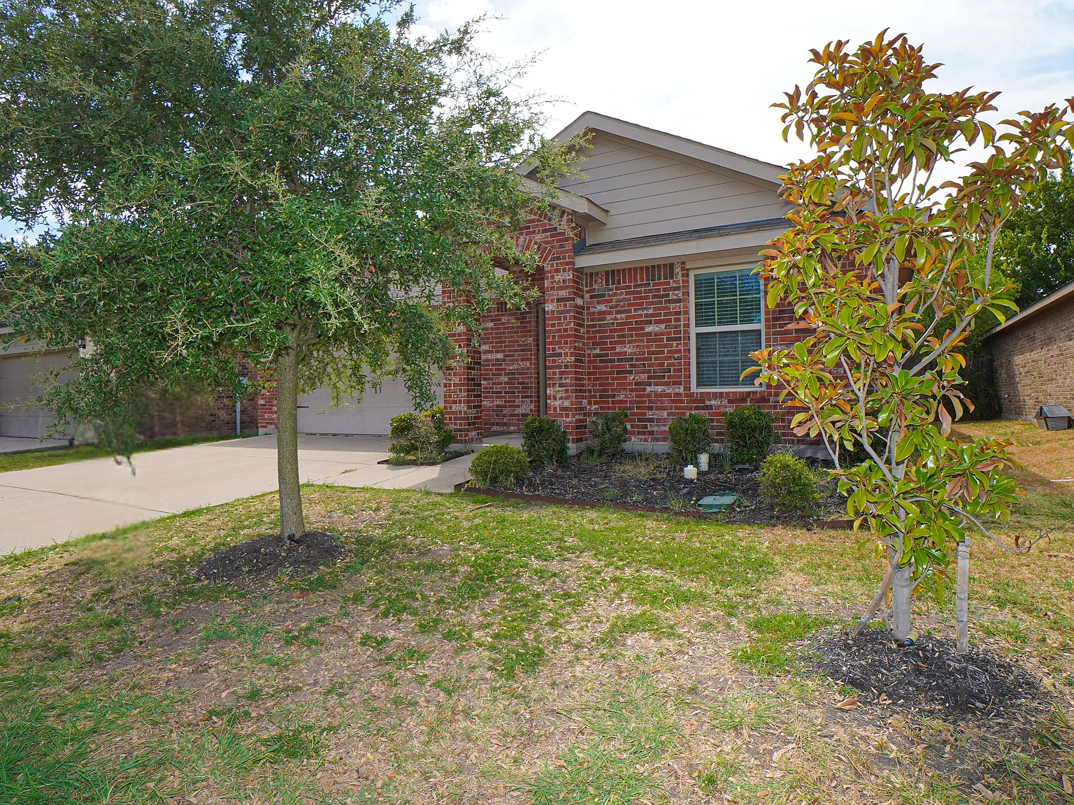 4 bed, 1923 sqft, $2,200 — Photo 3