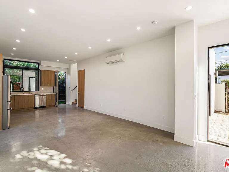 3909 W Exposition Blvd — Photo 3