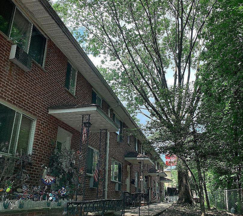1st image of 50 Stratford Pl #2A