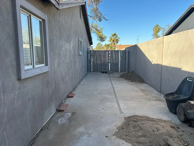 2933 W Muriel Dr — Photo 56
