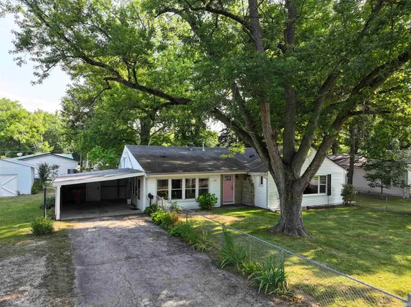 438 W Jefferson St, Winamac, IN 46996