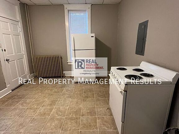 3rd image of 307 SE 2nd St APT B