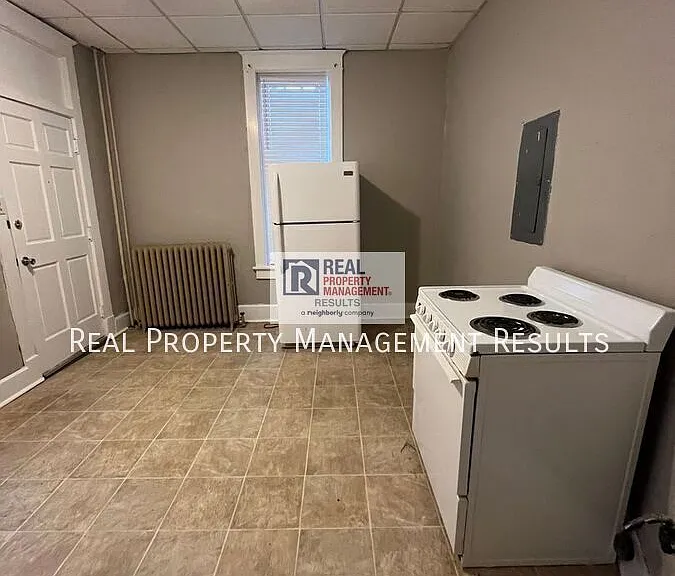 307 SE 2nd St #B — Photo 3