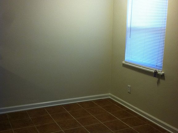 3rd image of 9619 Warwick Ave APT 2